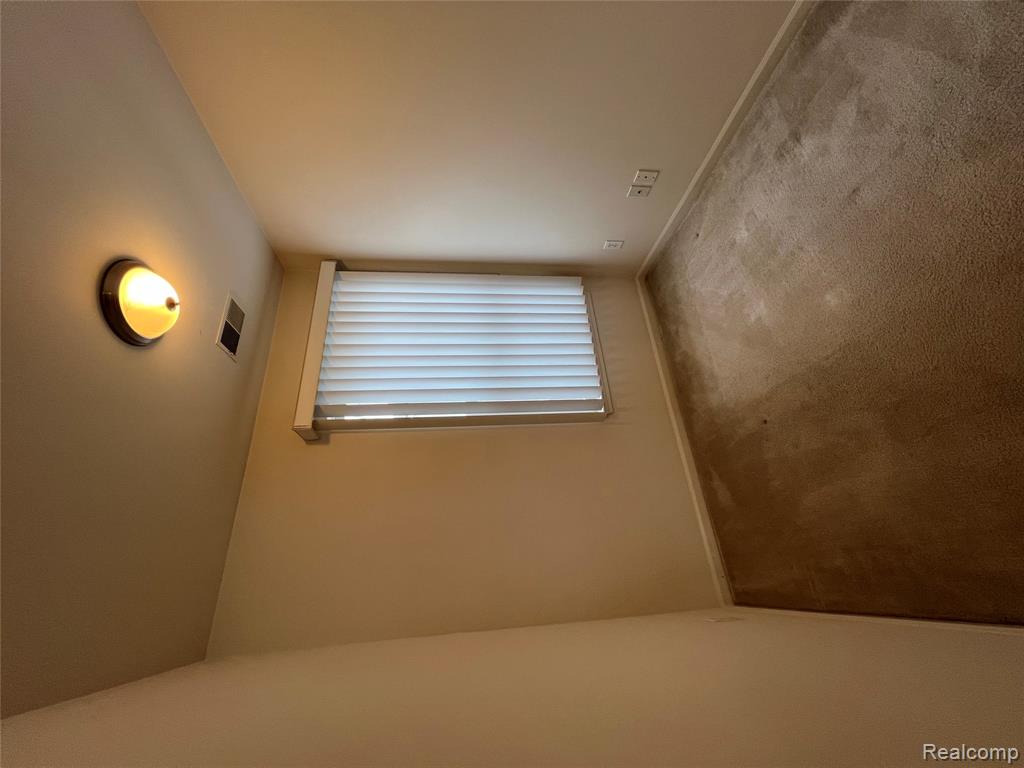 316 N WIXOM Road, Wixom, MI — Photo 13