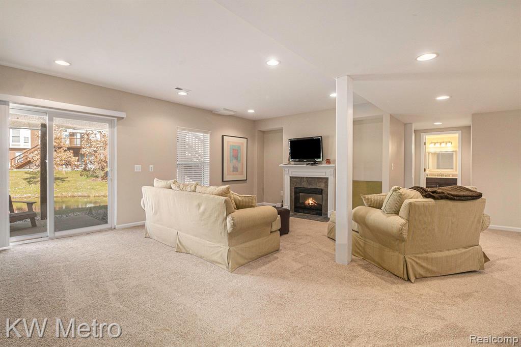 40637 LENOX PARK Drive, Novi, MI 48377 — Photo 19