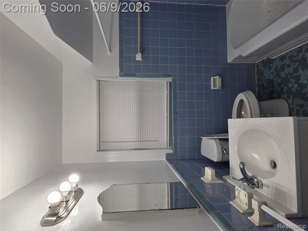 15039 Eastburn Street, Detroit, MI 48205 — Photo 11