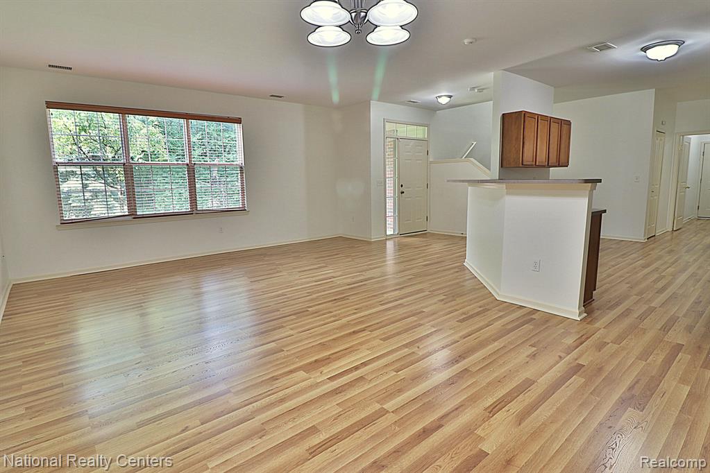 4058 RADCLIFF Drive, Canton, MI 48188 — Photo 4