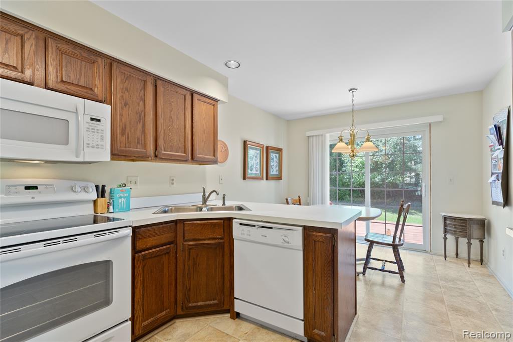 6579 Noble Road, West Bloomfield, MI — Photo 9