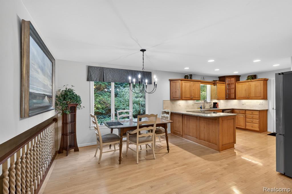 9144 Deer Park Court, Fenton, MI 48430 — Photo 15