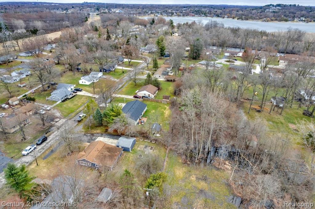 7079 Felix Drive, Clarkston, MI — Photo 10