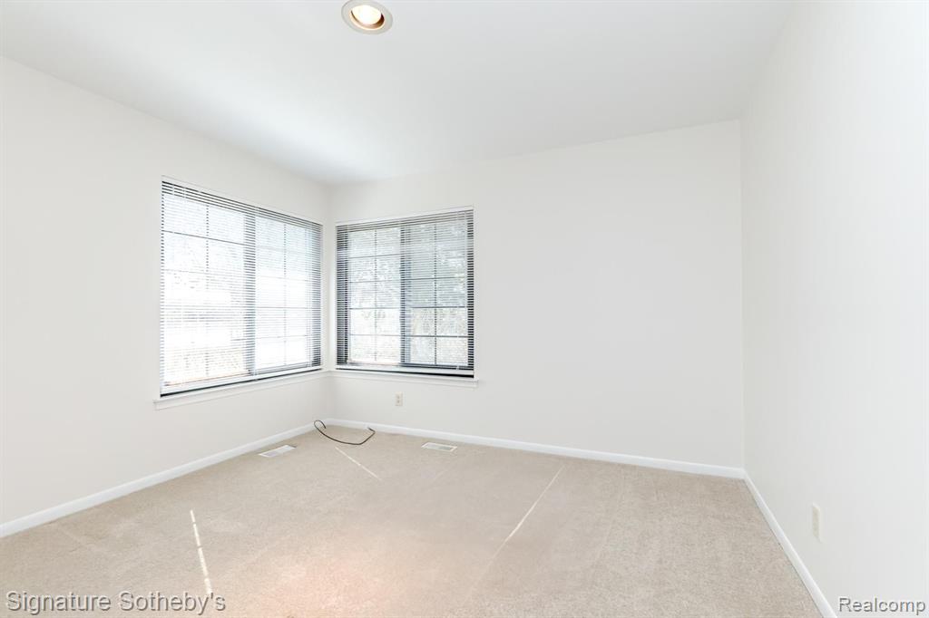 6015 PEBBLE LANE, West Bloomfield, MI — Photo 36