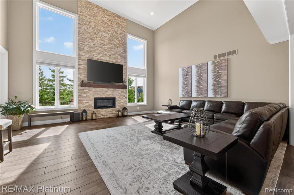 10653 Stoney Point Drive, South Lyon, MI 48178 — Photo 12