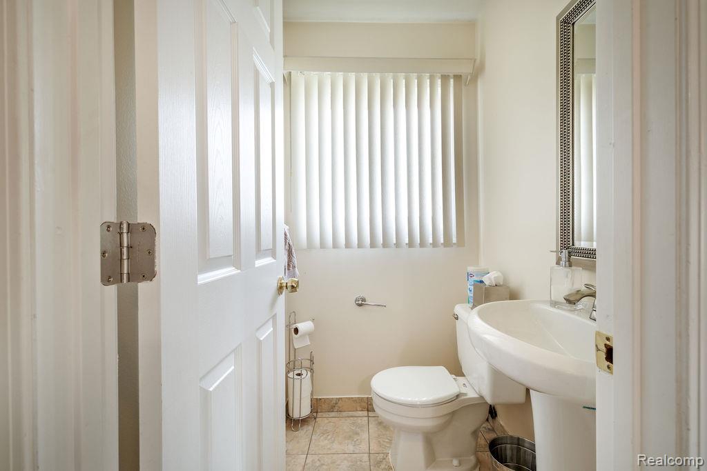 4908 Kadena Court, Sterling Heights, MI 48310 — Photo 30