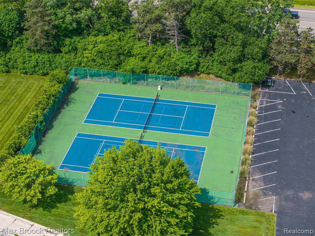 591 S Spinningwheel Lane, Bloomfield Hills, MI 48304 — Photo 39