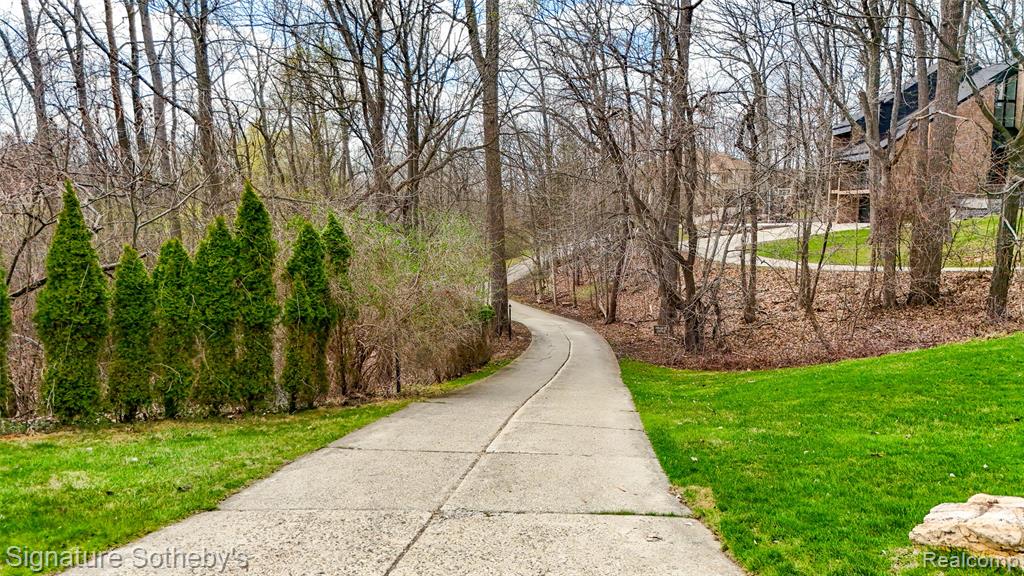 2131 Birchwood Way, Bloomfield Hills, MI 48302 — Photo 56