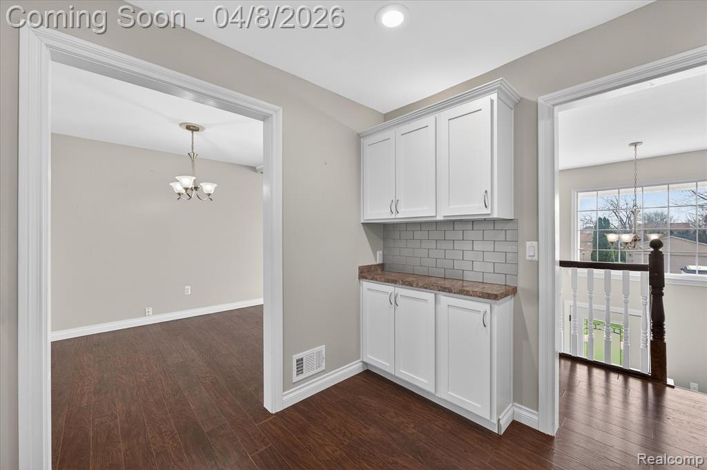 22184 Derby Road, Woodhaven, MI 48183 — Photo 25