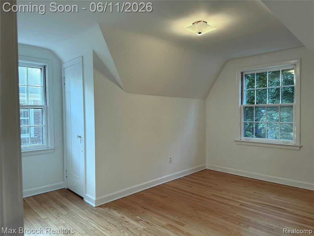 14 Fairwood Boulevard, Pleasant Ridge, MI — Photo 29