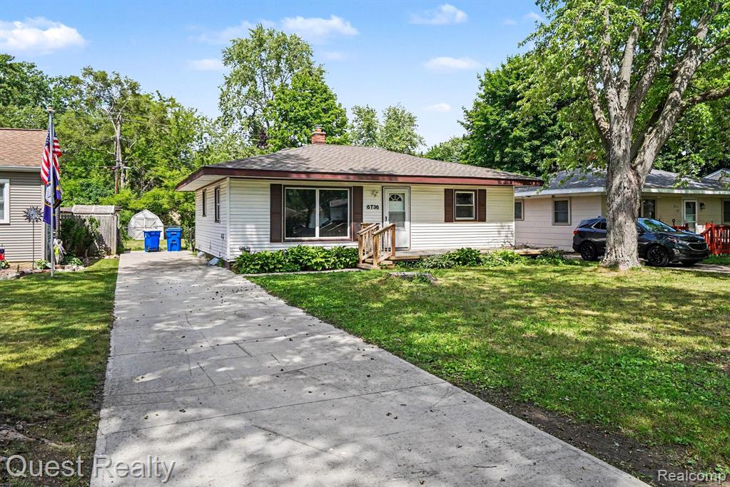 6736 Cloverton Drive, Waterford, MI 48329 — Photo 2