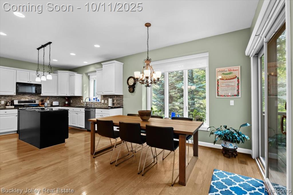 9430 Sheltering Oaks Drive, Brighton, MI 48114 — Photo 12