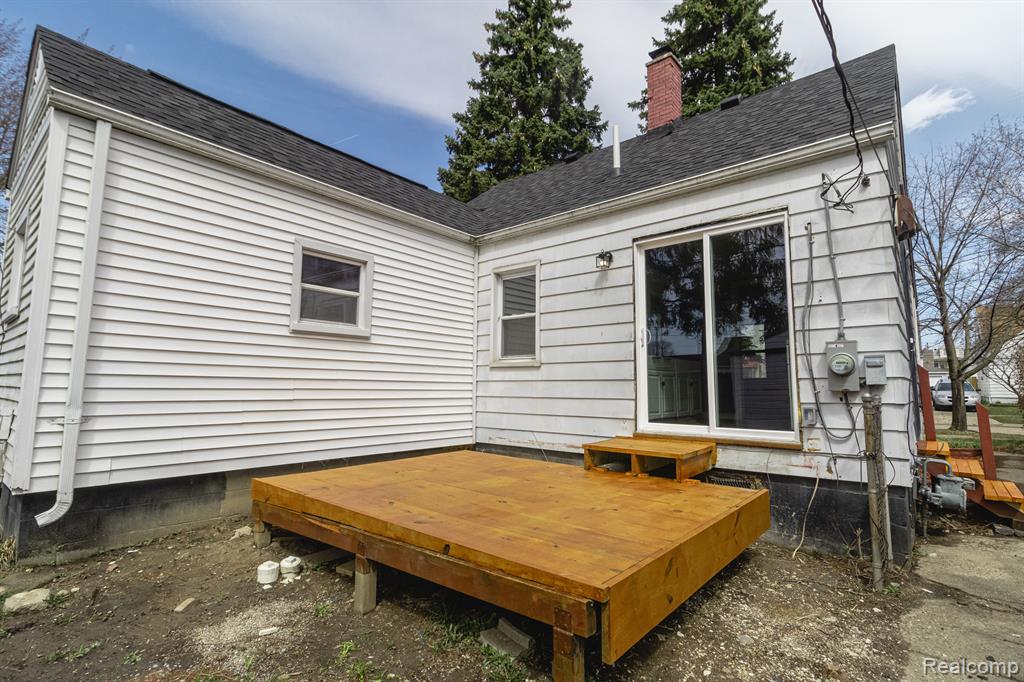 881 Garfield Avenue, Lincoln Park, MI 48146 — Photo 18