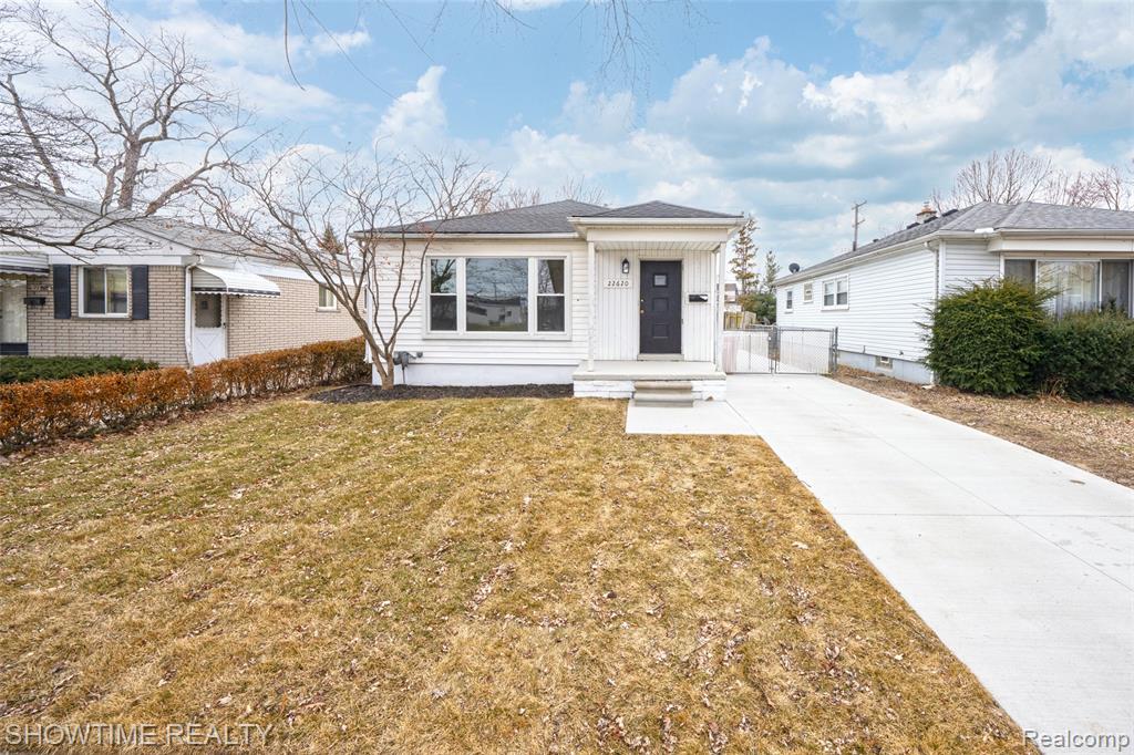 22620 Raven Avenue, Eastpointe, MI 48021 — front exterior
