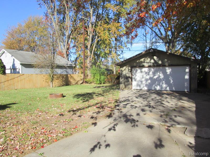 24681 Saint Paul Boulevard, Harrison Township, MI — Photo 14