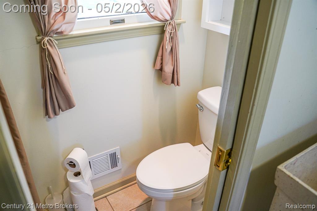5164 Pinecone Drive, Lapeer, MI 48446 — Photo 16