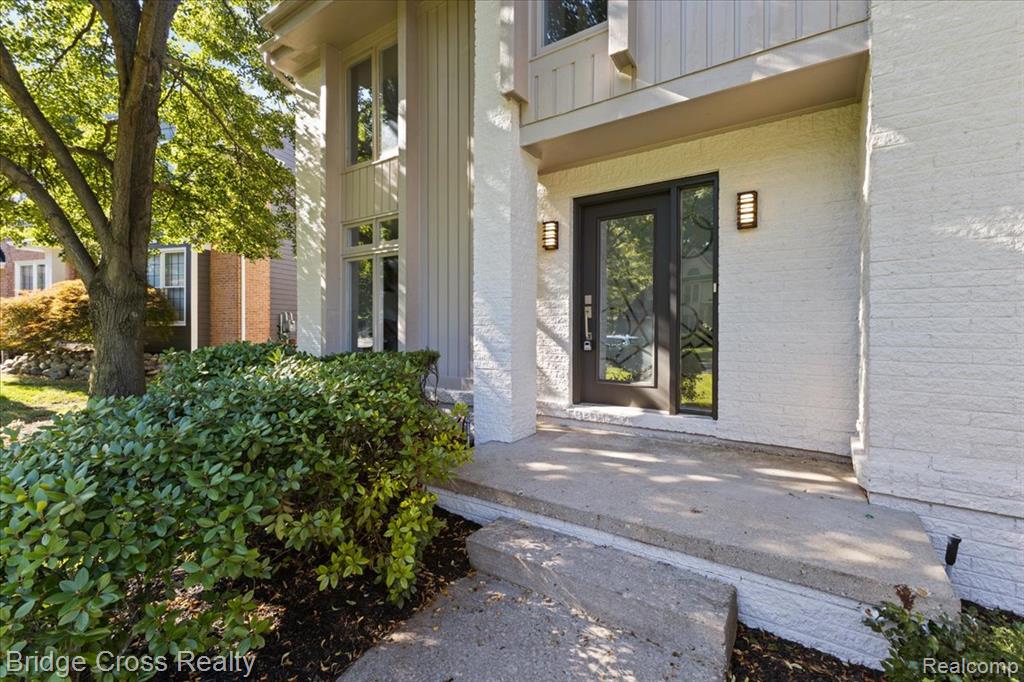6258 Lindsay Court, West Bloomfield, MI 48324 — Photo 4