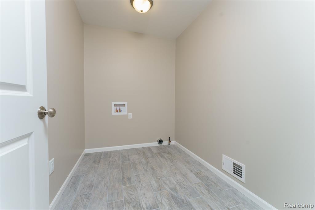 9674 IOSCO RIDGE Drive, Gregory, MI 48137 — Photo 28