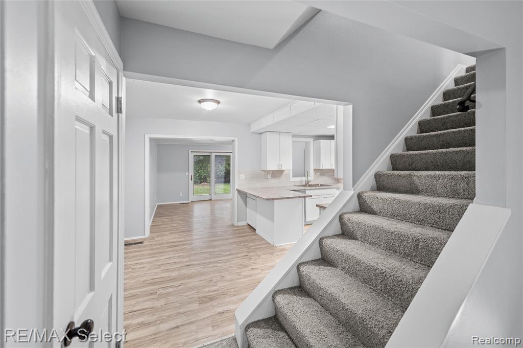 4020 Park Forest Drive Drive, Flint, MI 48507 — Photo 9