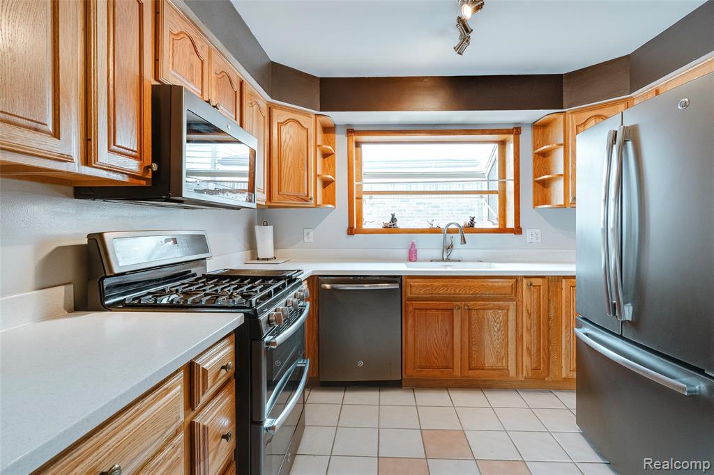 12590 Shery Lane, Southgate, MI 48195 — Photo 12