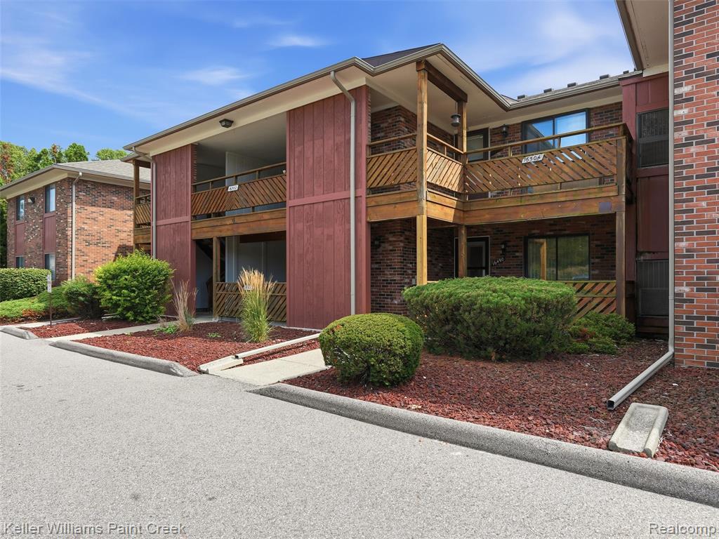 16490 Clarkson Drive, Fraser, MI 48026
