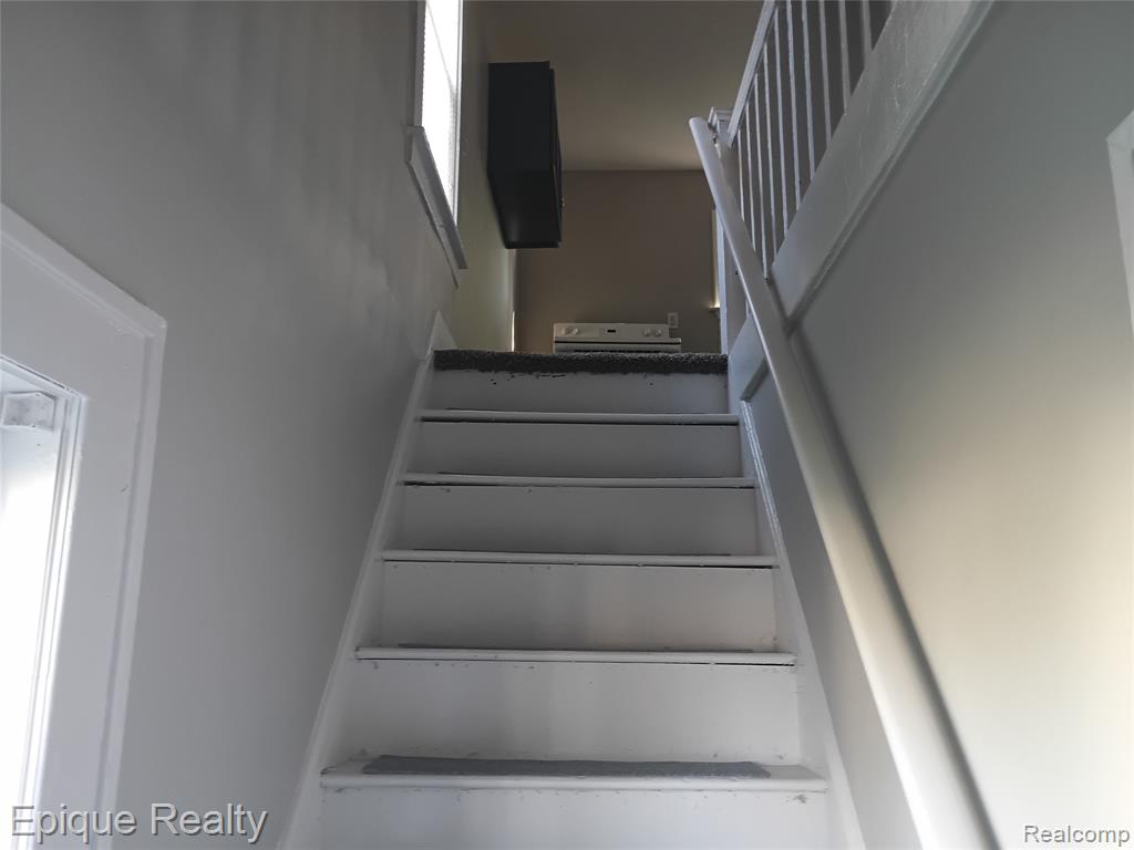 949 Boston Avenue, Waterford, MI 48328 — Photo 4