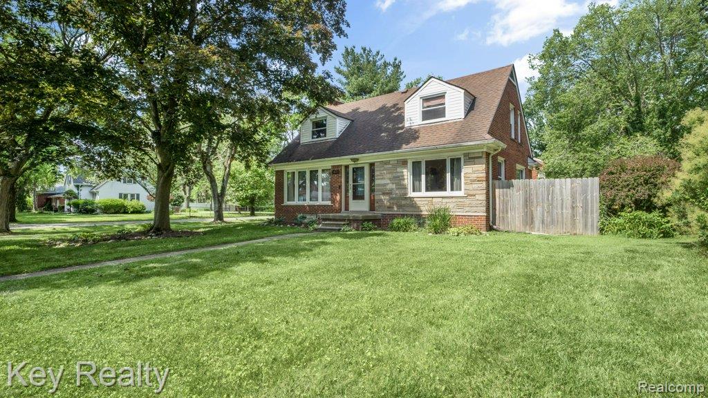 28611 Lathrup Boulevard, Lathrup Village, MI 48076 — Photo 4