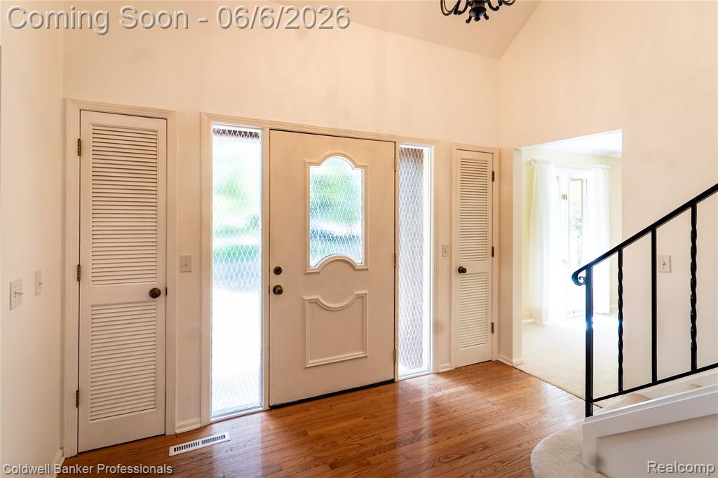 3969 Braeburn Drive, Norton Shores, MI 49441 — Photo 4