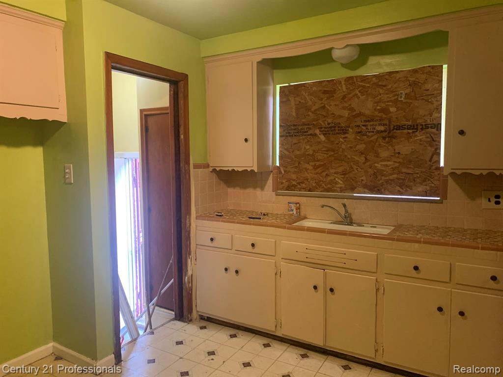 19662 Charest Street, Detroit, MI 48234 — Photo 5