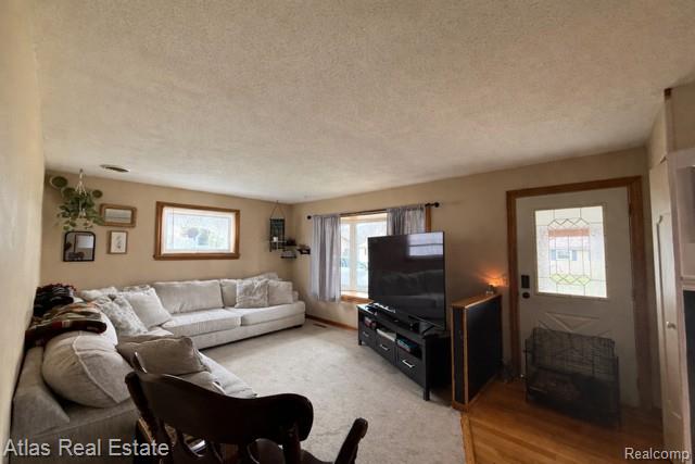 738 Richard Street, Vassar, MI 48768 — Photo 11