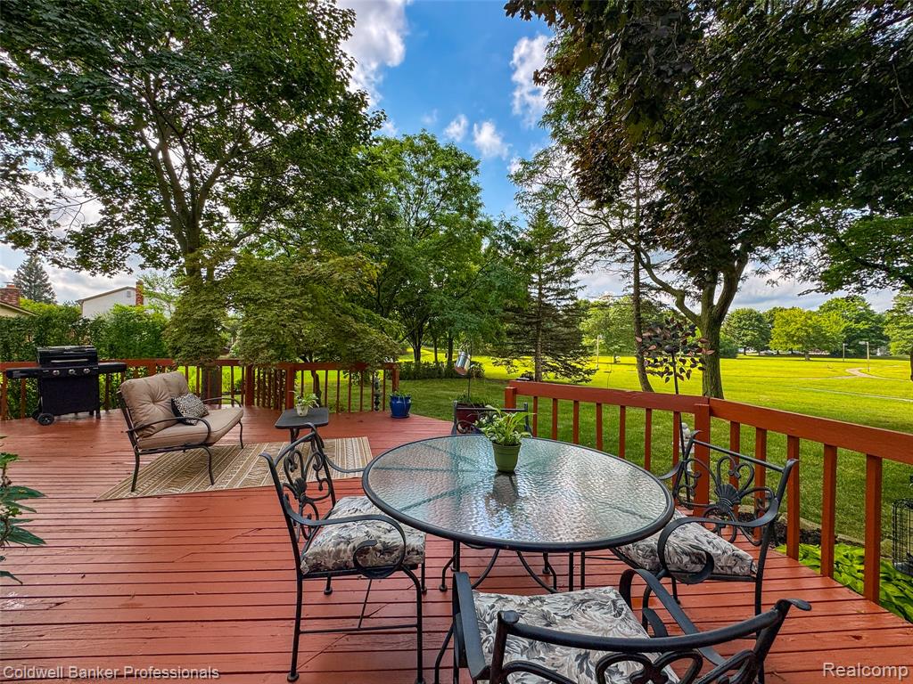 5075 Bayside Drive, Troy, MI 48098 — Photo 37