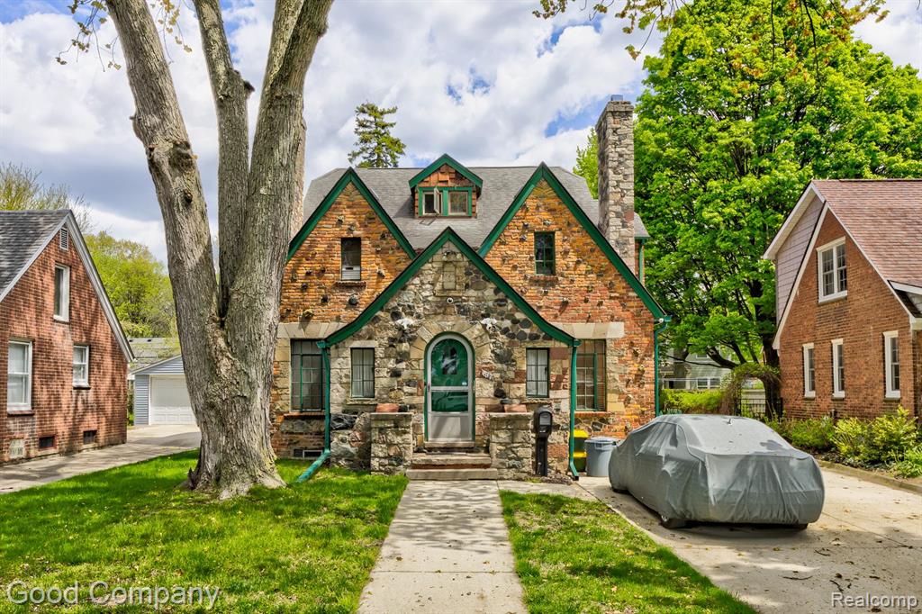 637 S CONNECTICUT Unit 2, Royal Oak, MI 48067 — front exterior