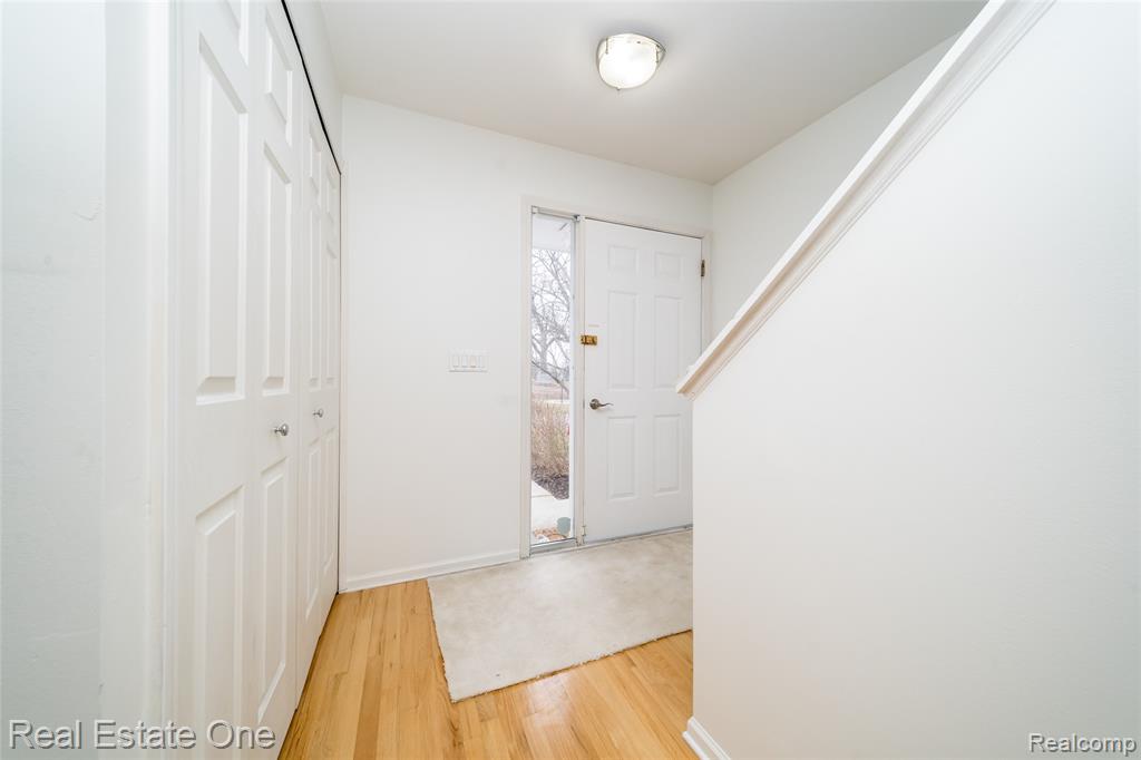 24099 Tana Court, Farmington, MI 48335 — Photo 11