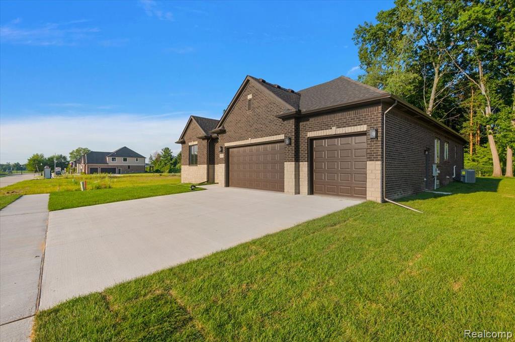 50798 Mistwood Drive, Macomb, MI 48042 — Photo 49