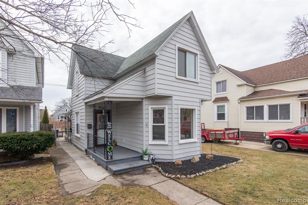 611 PLUM Street, Wyandotte, MI 48192 — Photo 2