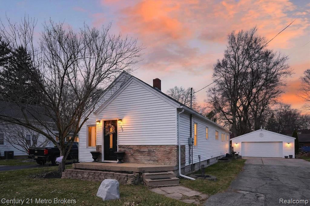 5501 Potter Road, Flint, MI 48506 — front exterior