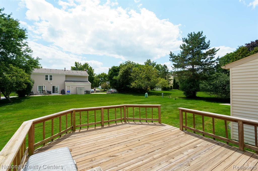 5459 N Piccadilly, West Bloomfield, MI — Photo 9