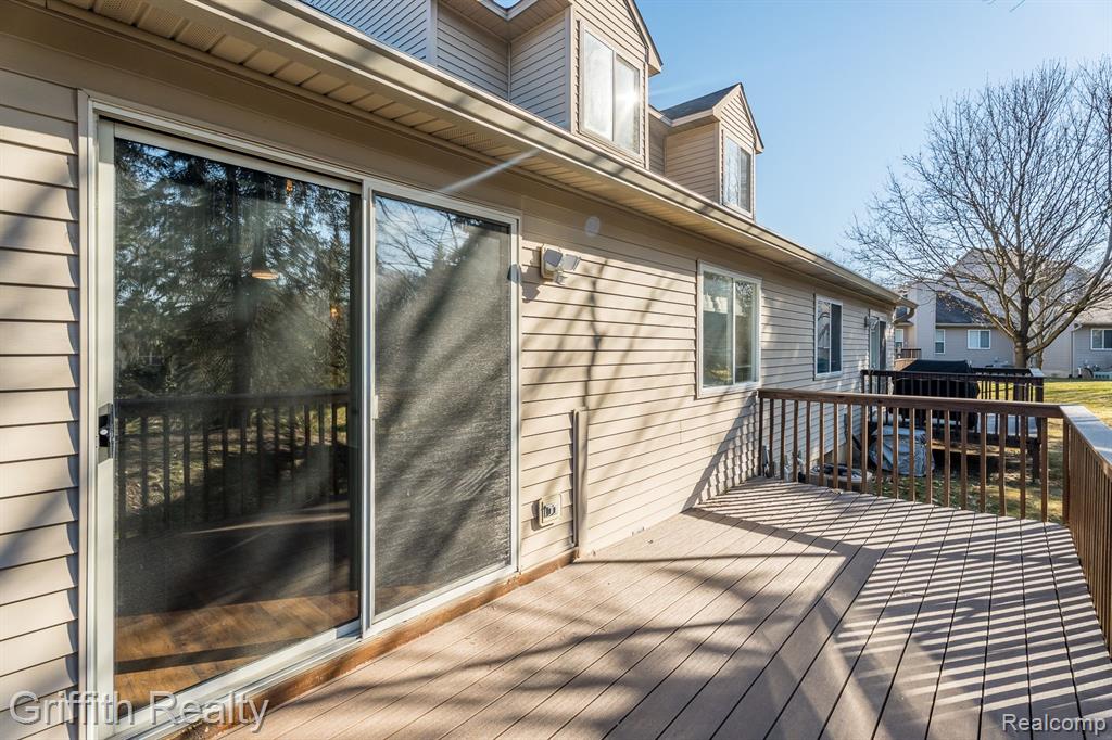 389 WOODFIELD SQUARE Lane, Brighton, MI 48116 — Photo 7