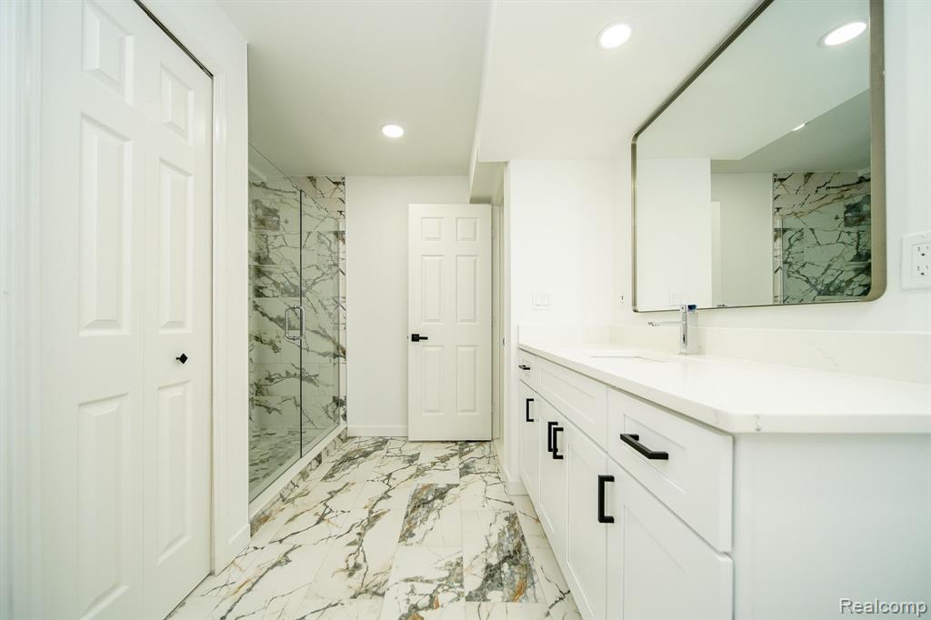 52556 BELLE Crest, Shelby Twp, MI 48316 — Photo 83