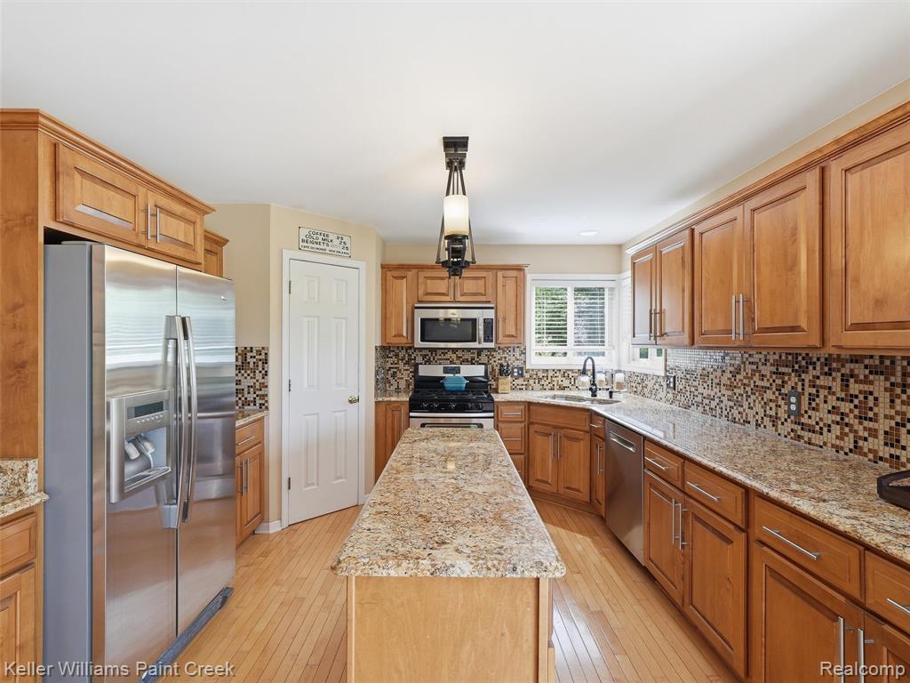101 Willow Lake Drive, Oxford, MI 48371 — Photo 23