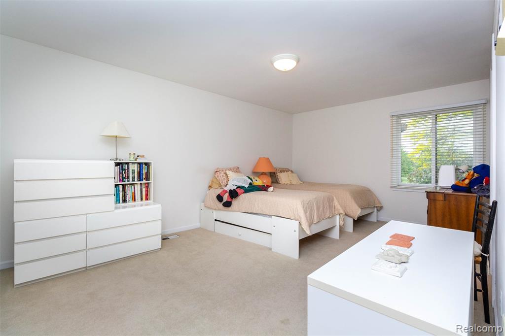 5423 HAUSER Way, West Bloomfield, MI 48323 — Photo 36