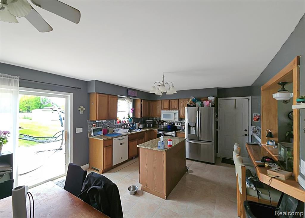 6533 Kilburn Road, Grant, MI 48032 — Photo 11