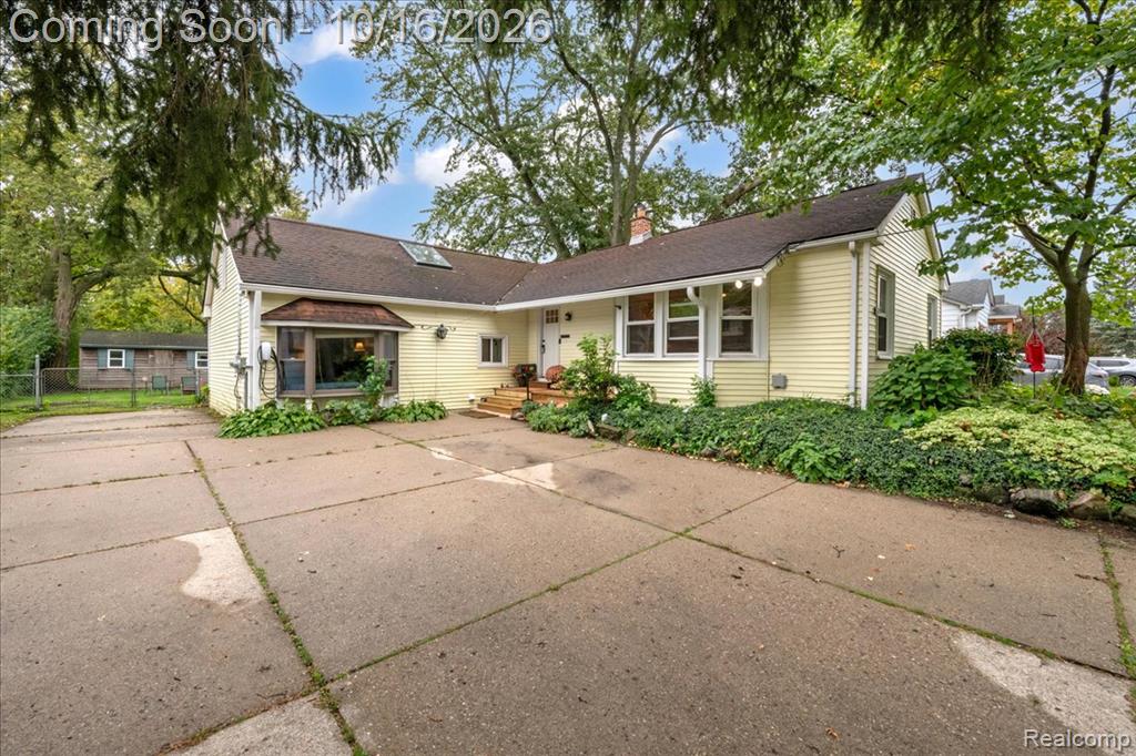 619 John M Avenue, Clawson, MI