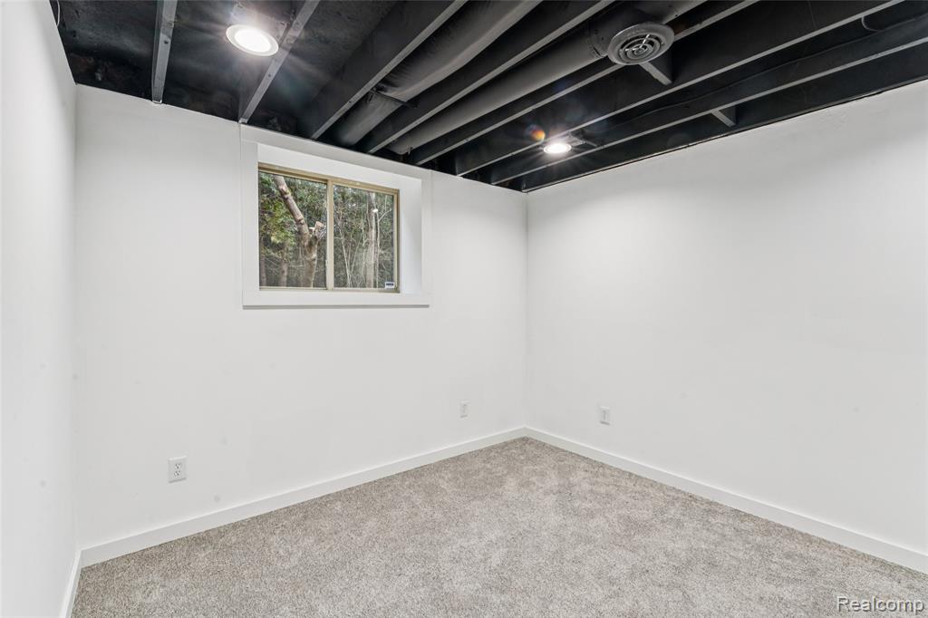 6649 McKibbon Road, North Branch, MI 48461 — Photo 20