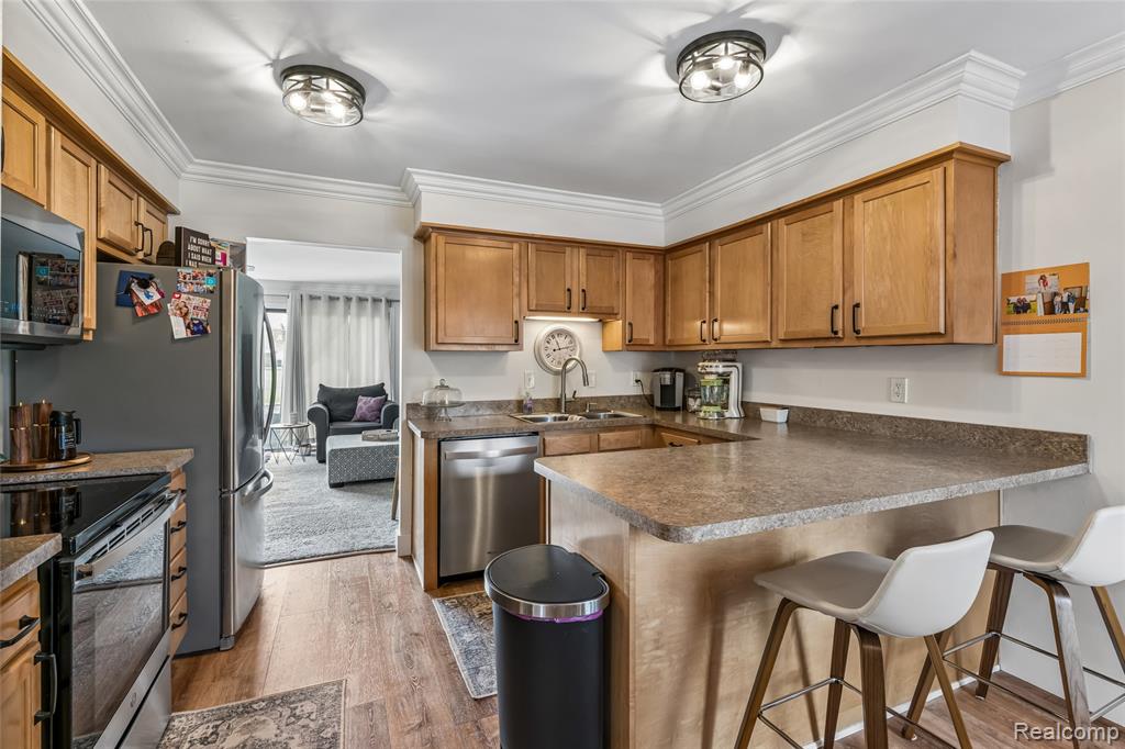 2201 Village West Drive S, Lapeer, MI 48446 — Photo 5