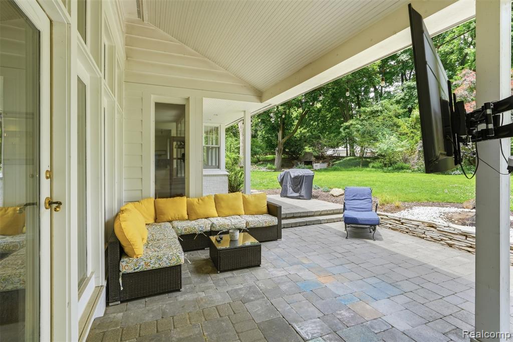 27310 Crestwood Drive, Franklin, MI 48025 — Photo 55