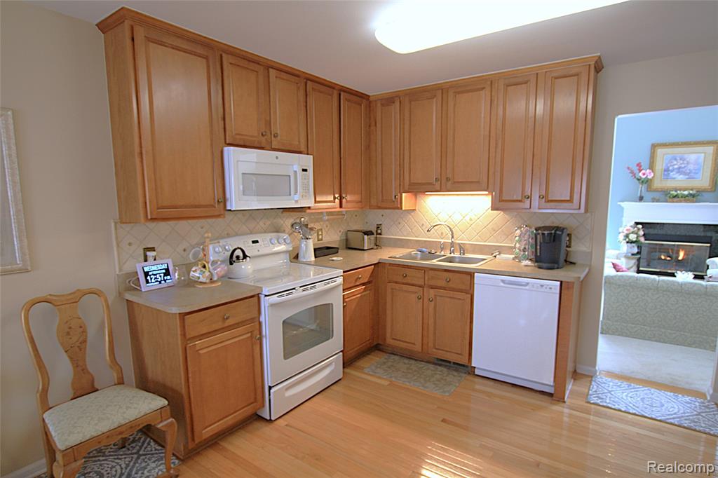 5942 Augusta Lane, Grand Blanc, MI 48439 — Photo 15