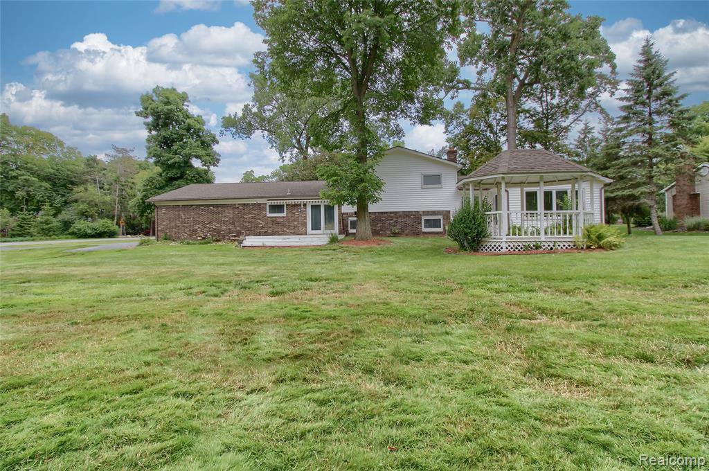 8695 Stout Avenue, Grosse Ile, MI 48138 — Photo 30
