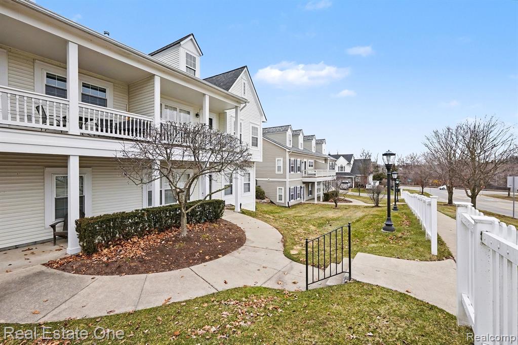686 W Bluff Court, 23, Rochester Hills, MI 48307 — Photo 33