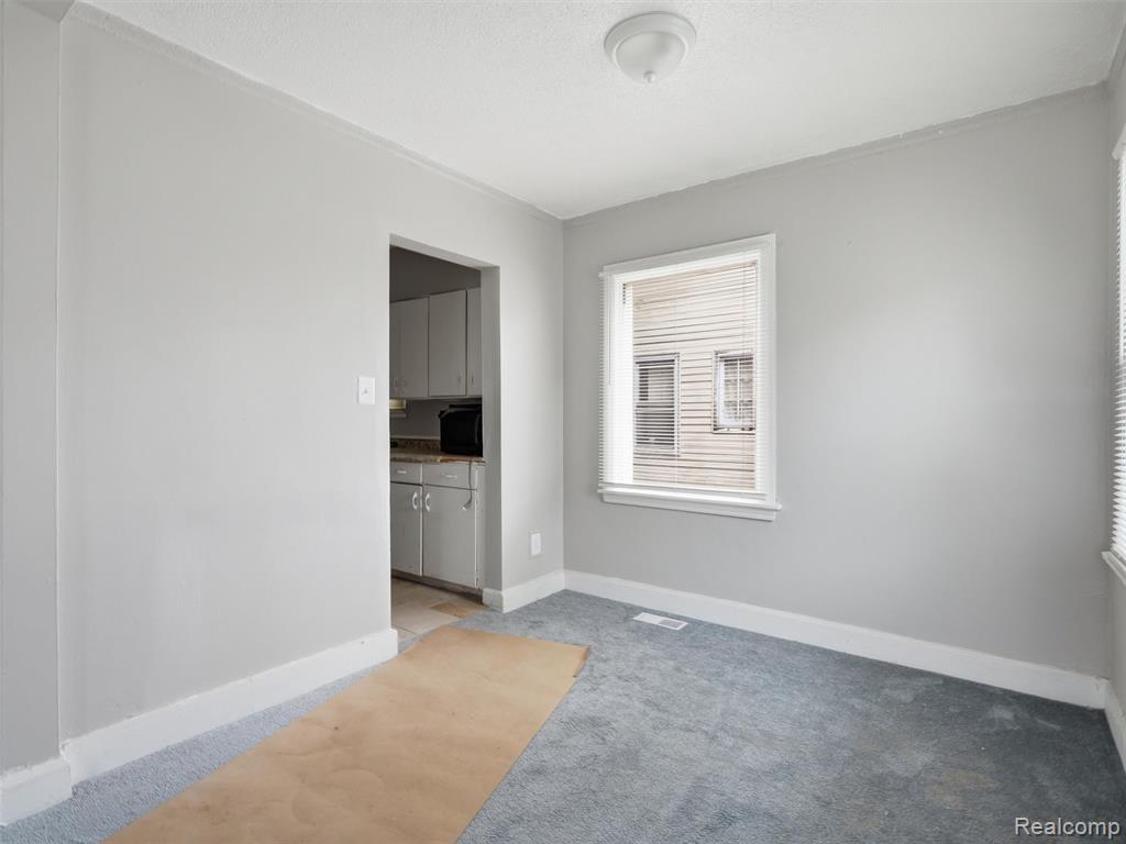 9586 Mansfield Street, Detroit, MI 48227 — Photo 4